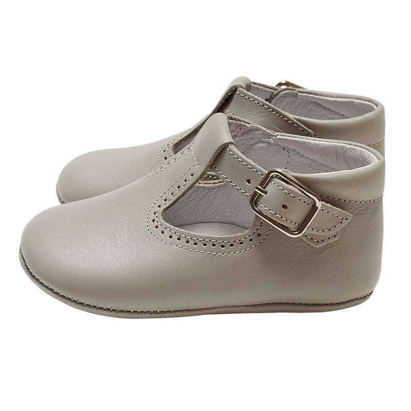 Baby girl t sale bar pram shoes